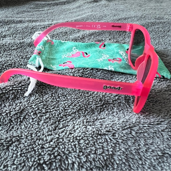 🔥Goodr Pink Sunglasses with Flamingo Case - Picture 7 of 10